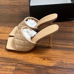 BRAND NEW Katliu Size 37 Khaki Women’s Square Open Toe Heeled Mule Quilted Heel